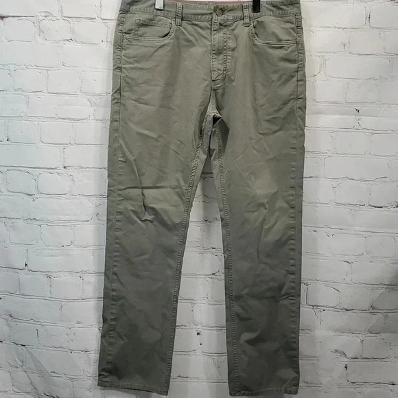 Vineyard Vines Straight Fit Saylor Fit Olive Green Jean Size 35x32 - Picture 1 of 14
